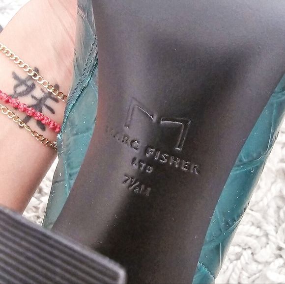 Marc Fisher Kulika green croc embosed pointed toe leather ankle boots - Picture 8 of 10